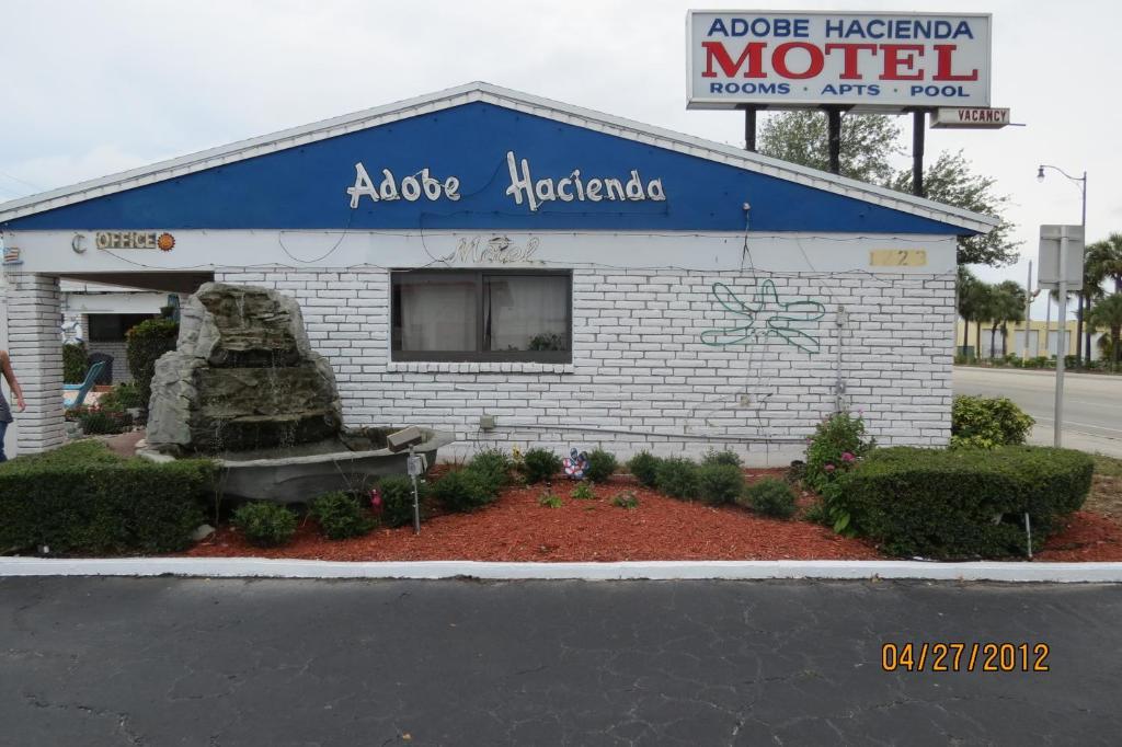 Adobe Hacienda Motel Hollywood Exterior foto